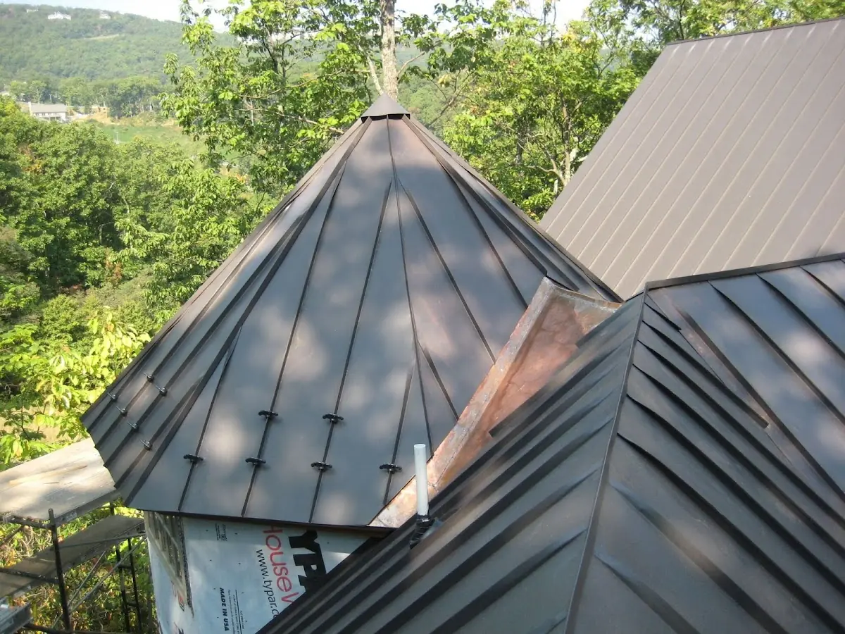 Professional Shingle Replacement & Repair by Craftsman Roofing in Clarksburg